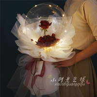 Красная роза Белая бумага+теплый свет+лепестки