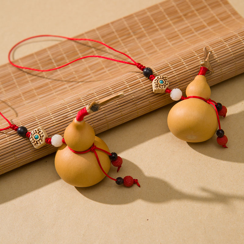 Natural gourd feng shui pendant Office living room entrance Home wall hanging jewelry Open evil lucky town house pendant