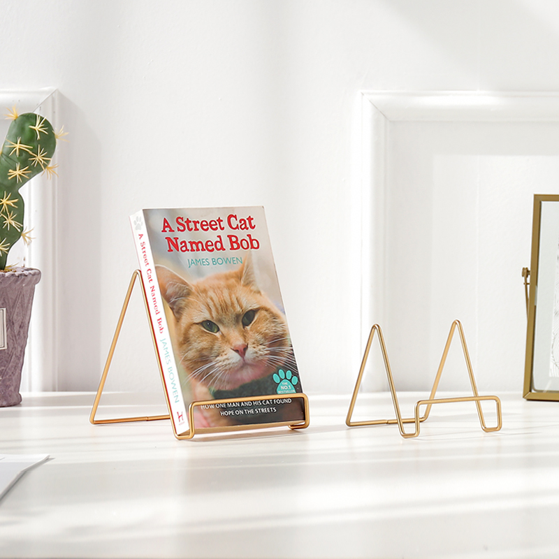 Nordic style minimalist brass color handmade wrought iron mobile phone ipad bracket cafe dining room magazine album display stand