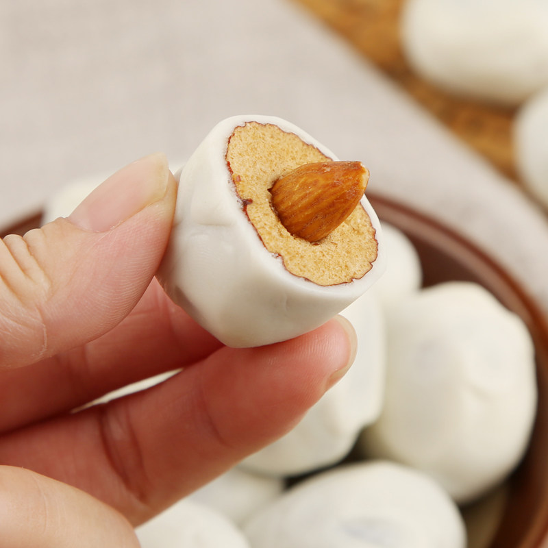 New net red food milk jujube badan wood cheese jujube independent small package almond sandwich red jujube 250g