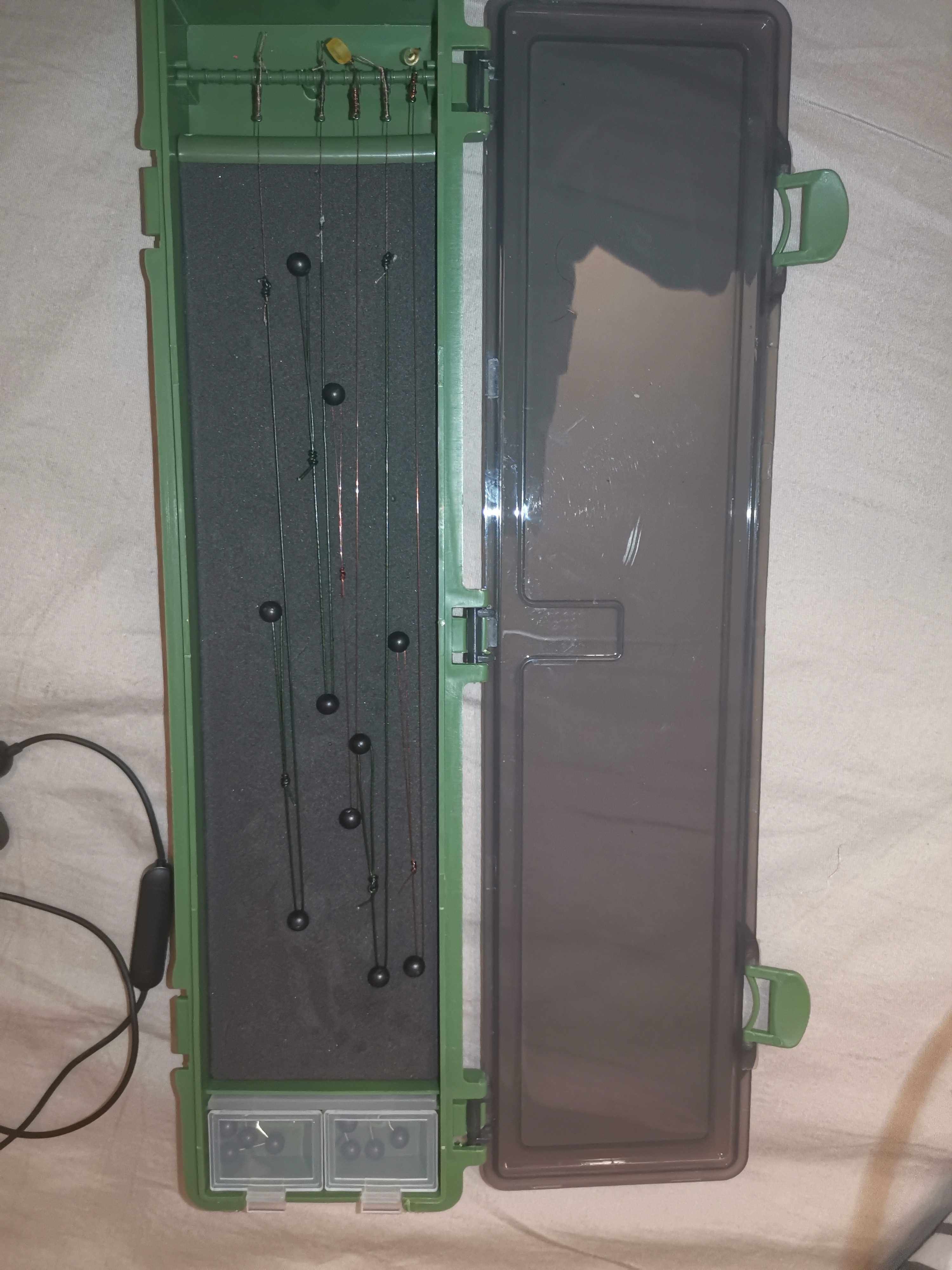 A European-style library of fishing for the carp line box