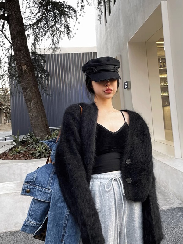 New Autumn and Winter Short Black Long-Haired Mink Velvet Sweater for Women, Lazy Style Knitted Cardigan Jacket, Furry Top