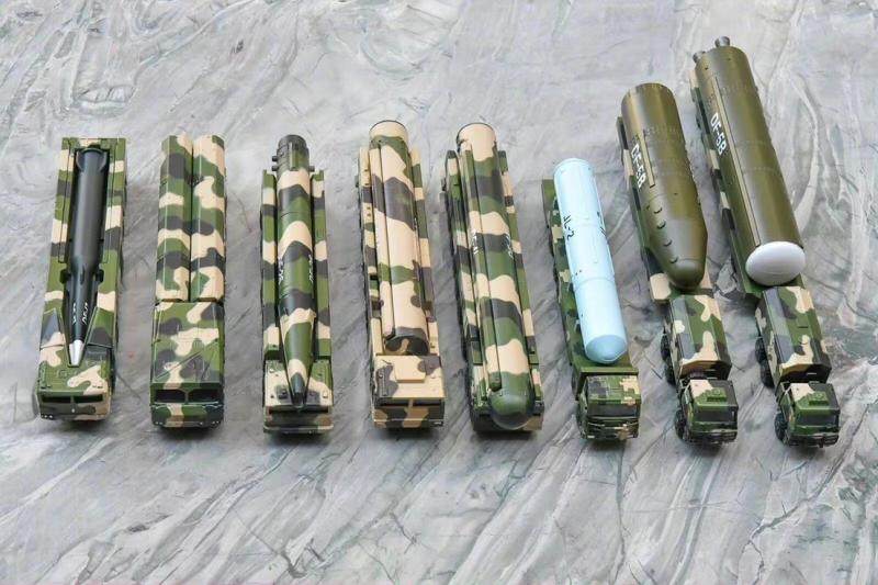 1/100 MINI China ARMY DF-5B Dongfeng ballistic Nuclear Missile