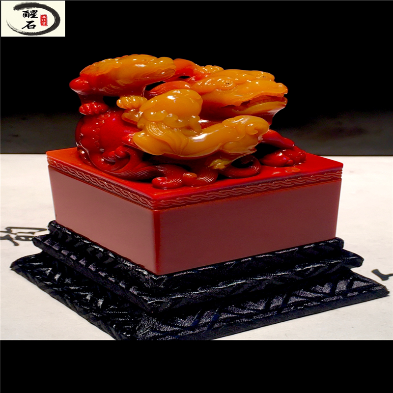 Lao Grand Red Robe Crystal Seal Lion's Lions Lions The Fujian Shoushan Field Yellowstone Pendulum Pieces of Lao Tian Huang Landscapes Seal Engraving