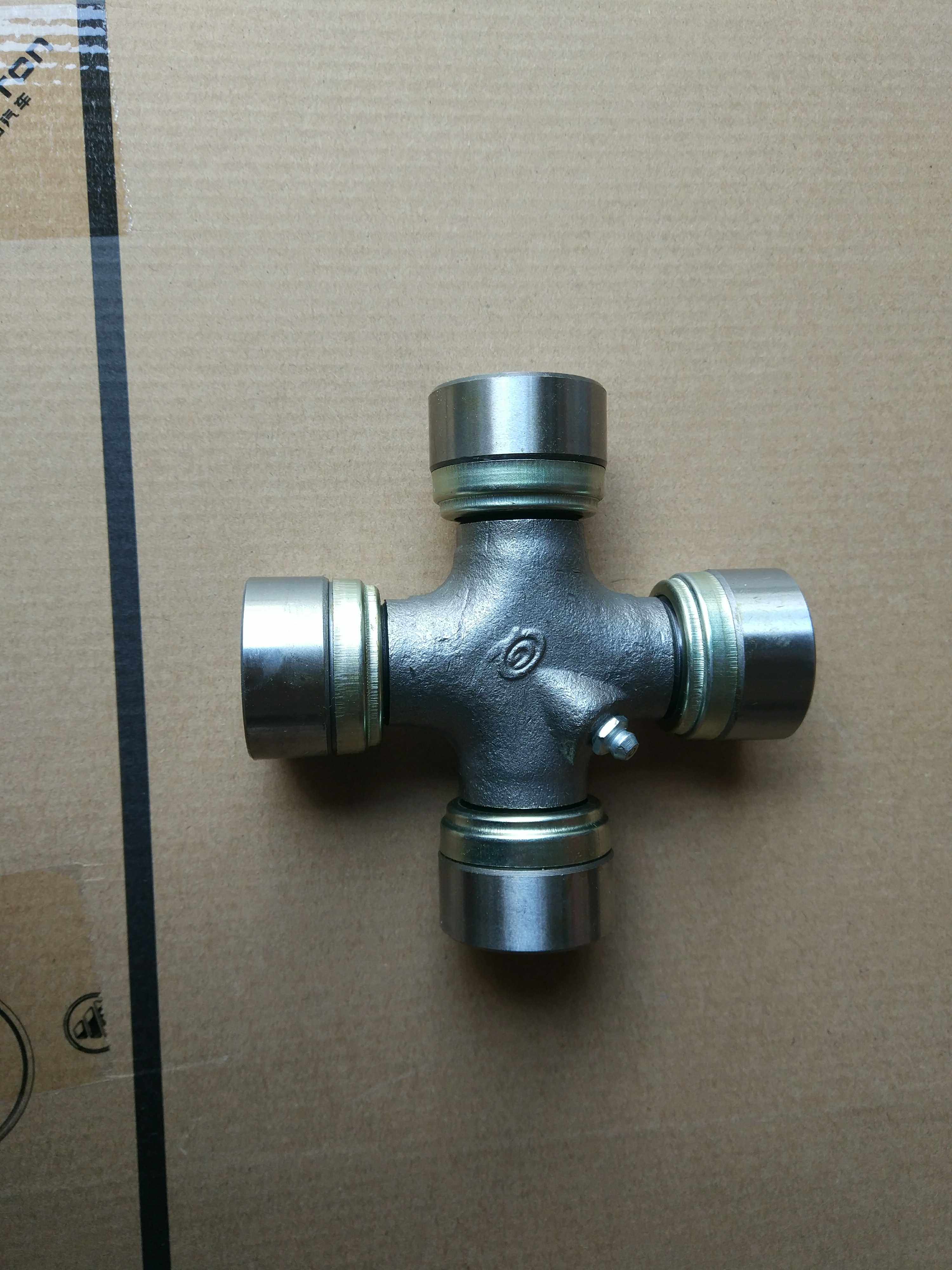 Foton Aoling Ruiwo JAC Geerfa Weiling Dongfeng 140 drive shaft cross shaft universal joint