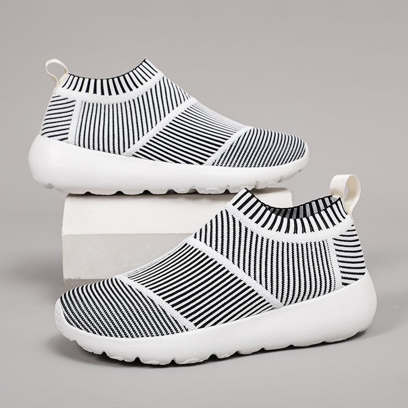 Fly-Knit Sneakers, Soft-Soled Shoes, Couple's Slip-On Shoes, Lightweight Sock Shoes, Walking Shoes, Men's and Women's Slip-On Casual Shoes Fly-Knit Sneakers, Soft-Soled Shoes, Couple's Slip-On Shoes, Lightweight Sock Shoes, Walking Shoes, Men's and Women's Slip-On Casual Shoes