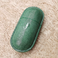 Зеленый, маленький