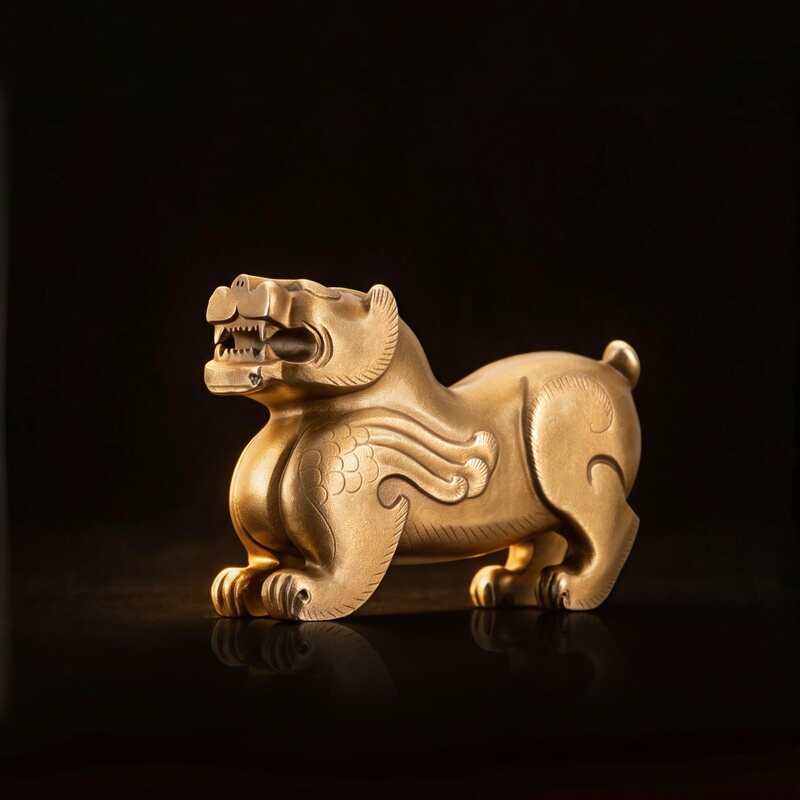 Ogrm Ogrima Museum Sotheby's Western Han Dynasty Jade Divine Beast Pixiu Bronze Replica Antique Ornament