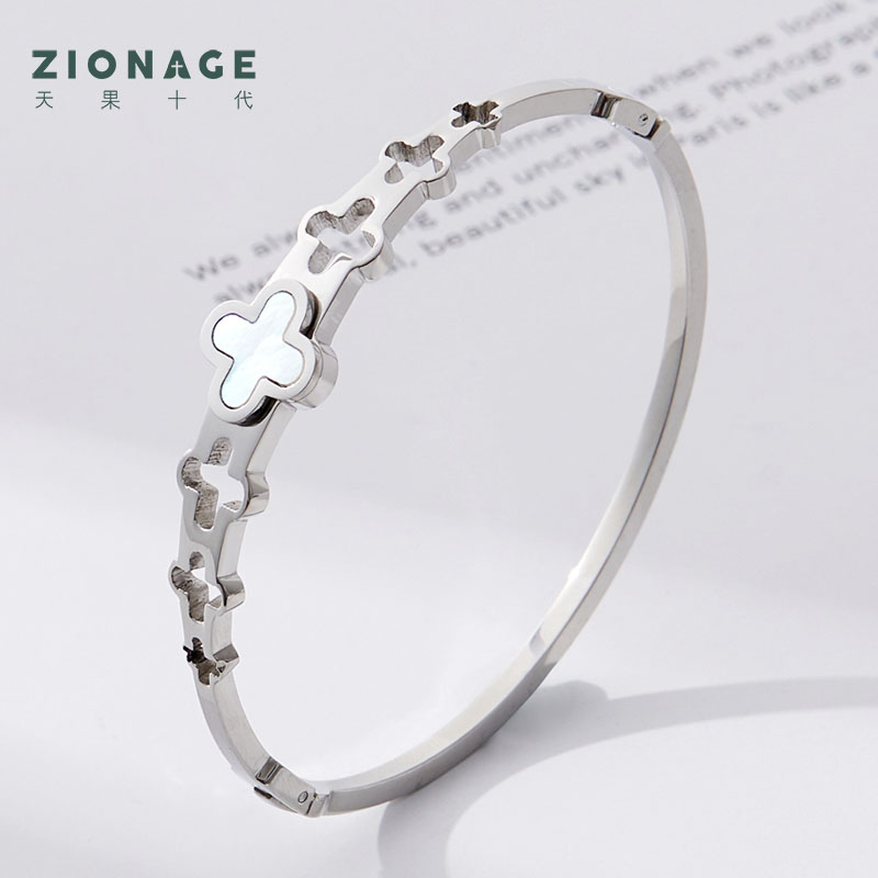 Tianguo Korean version of shell four-leaf clover bracelet women's fashion titanium steel cross bracelet does not fade small student jewelry