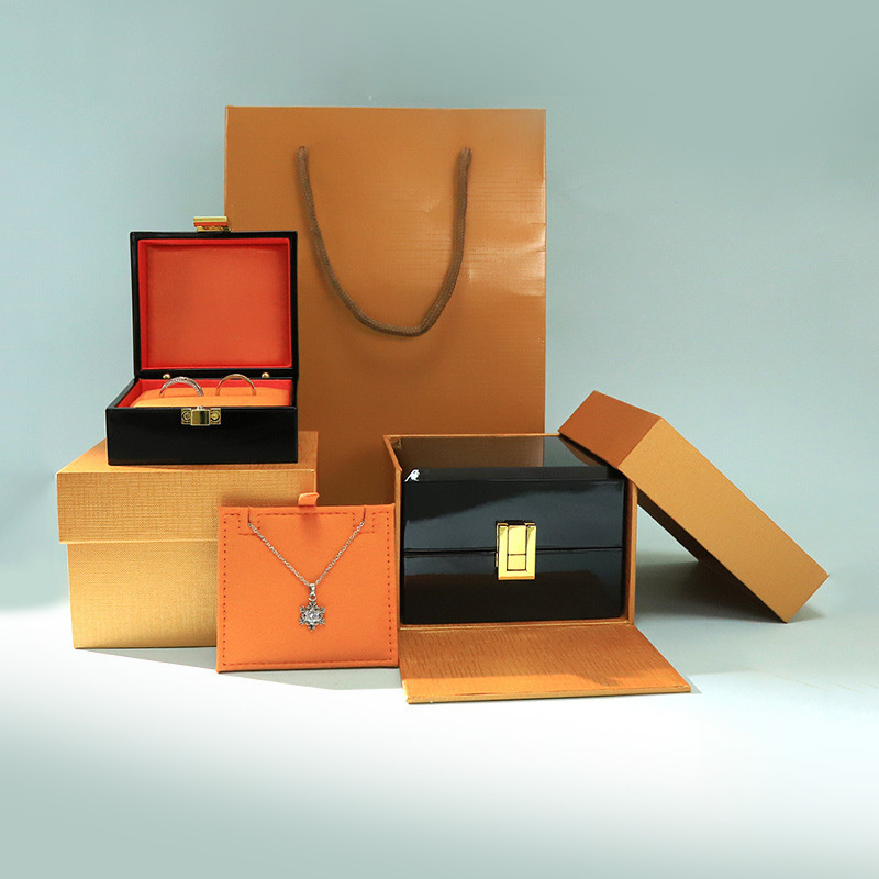 Old Store Gold-Plated Jewelry Box with the Same Design, Metal Hidden Clasp Jewelry Ring Box, Necklace Bracelet Packaging Box Wholesale