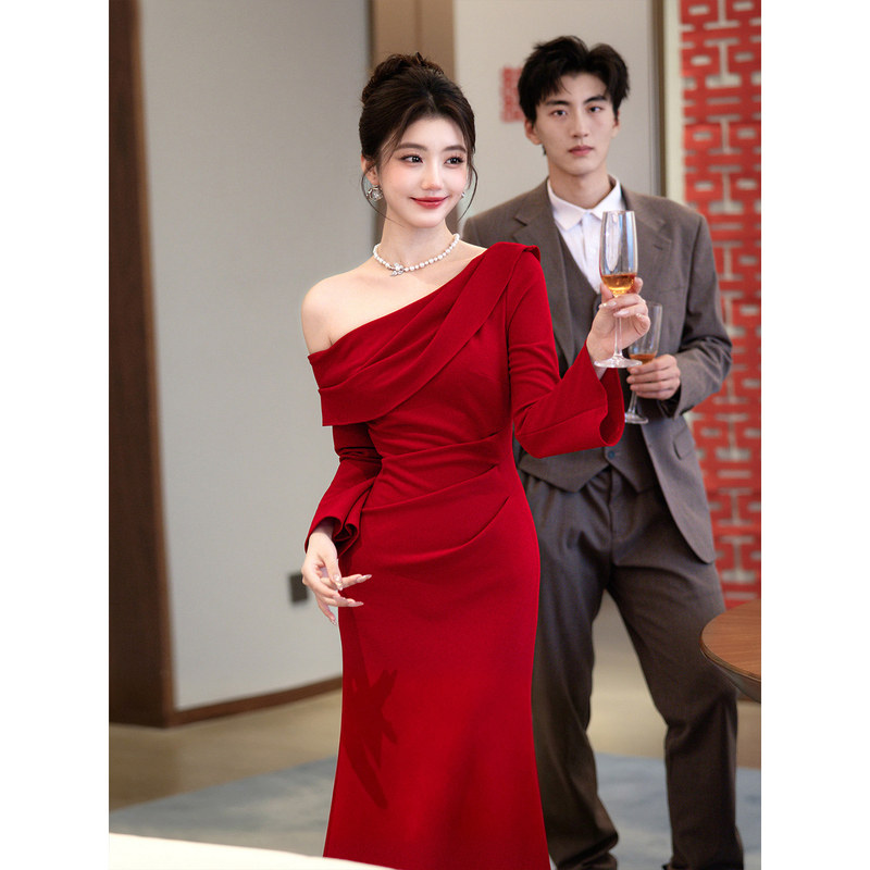 Red Engagement Dress 2026 New High-End Toast Dress Bridal Gown Long-Sleeve Asymmetrical Shoulder Dress Suitable for Daily Wear