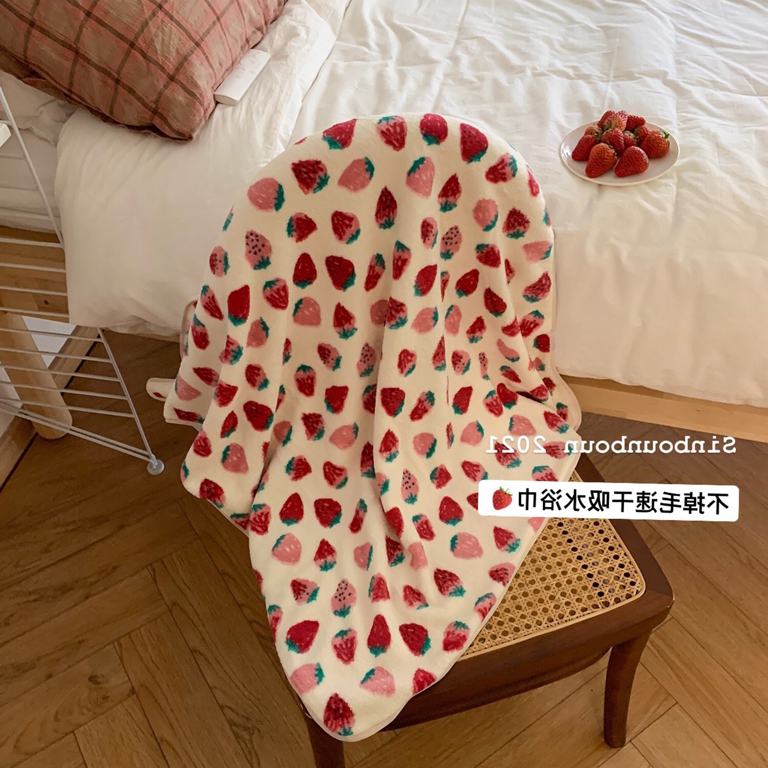 Japan Cute Strawberry Printed Bath Big Towel Bath Towels Woman Speed Dry Home Can Wear Wrap Pure Cotton Soft Japan