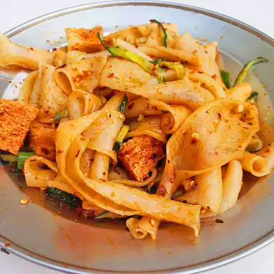 Farmhouse-free dry dry cold skin Vegetarian Vegetarian convenient instant food delivery gluten dressing rolling noodle replacement dormitory snacks