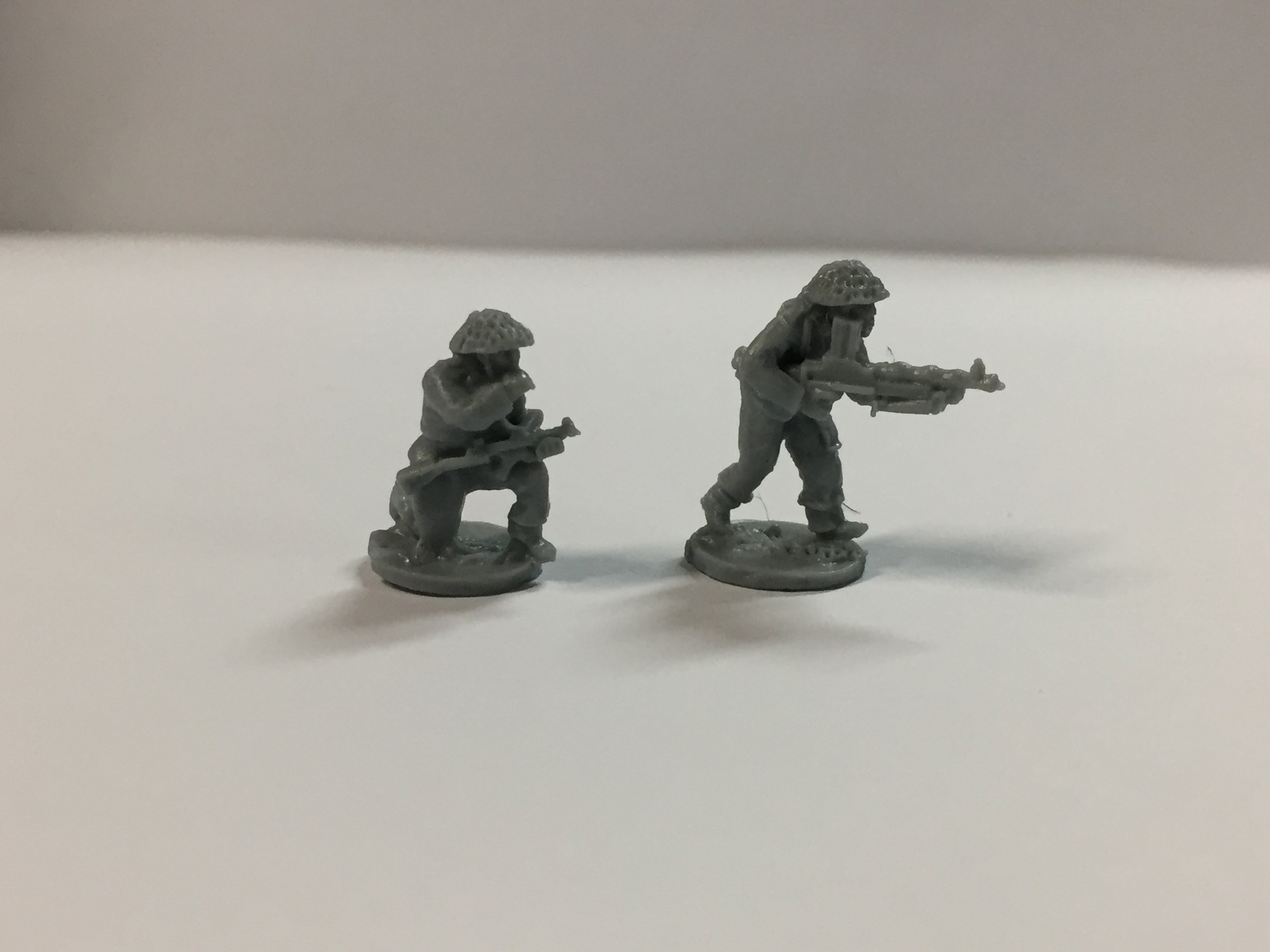 1 72 Cold War Indian LMG and SMG Soldiers (Resin)