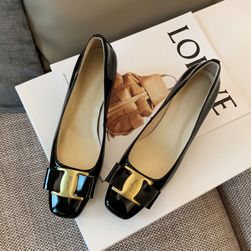 Fall in Love with European Genuine Leather Shallow High-Heeled Shoes for Women, Mid-Heel, French Retro Style, Metal Buckle, Bow, Chunky Heel, Square Toe Single Shoes Fall in Love with European Genuine Leather Shallow High-Heeled Shoes for Women, Mid-Heel, French Retro Style, Metal Buckle, Bow, Chunky Heel, Square Toe Single Shoes