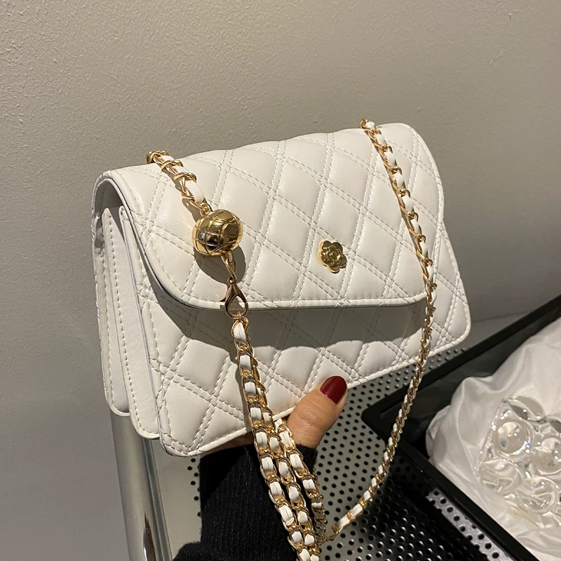 Small small bag, one-shoulder bag with diamond pattern, chain bag