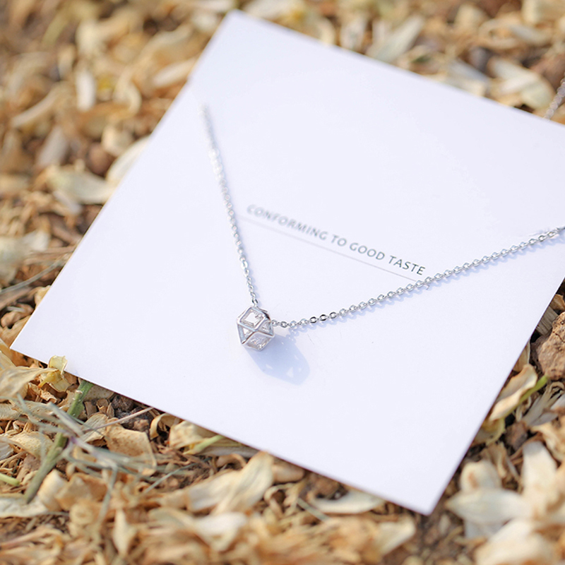 Flash Drilling Magic Square Necklace Ins Brief Student Son Department Korean Version Temperament Net Red Personality Geometric Lock Bone Chain Gift Woman