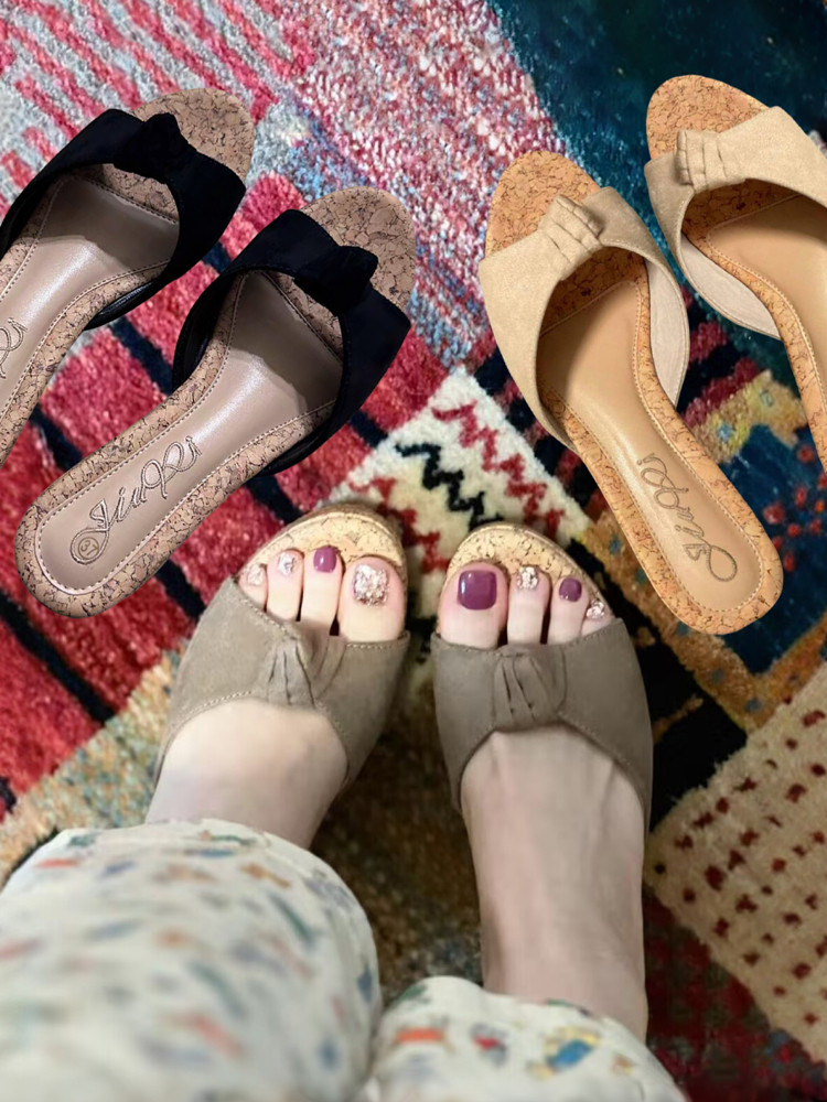 2026 Summer New Mid-Heel Wedge Flower Slippers for Women Thick-Soled Waterproof Platform Vintage Fish Mouth Sandals