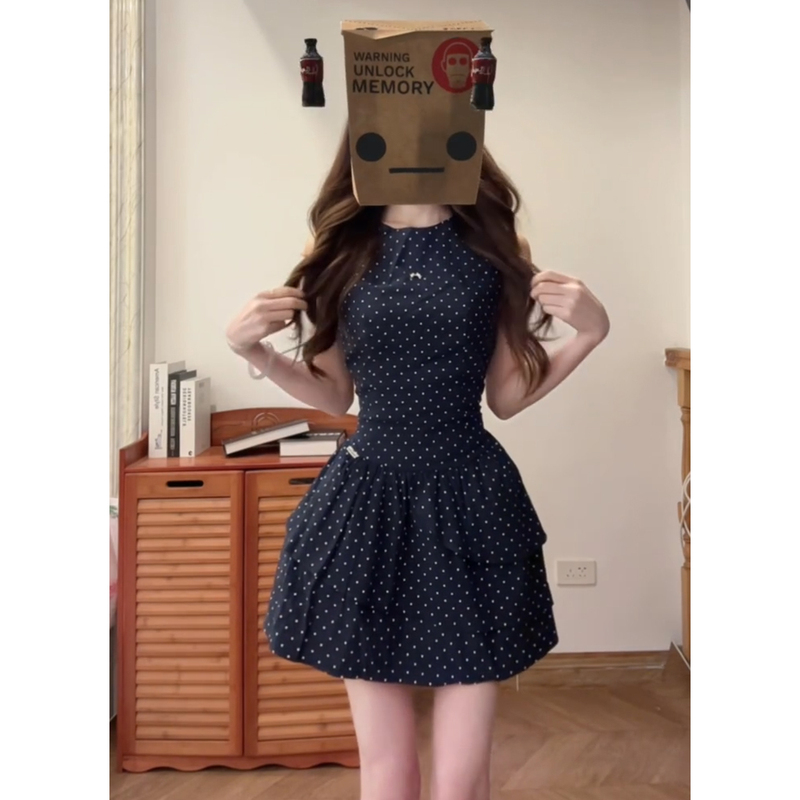 French-Style Polka Dot Vest Dress for Women, Early Summer 2026 New Style, Waist-Cinching, Elegant, Petite, Floral Short Skirt