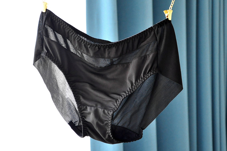 Slip jeunesse sexy en soie Ice - Ref 644141 Image 24