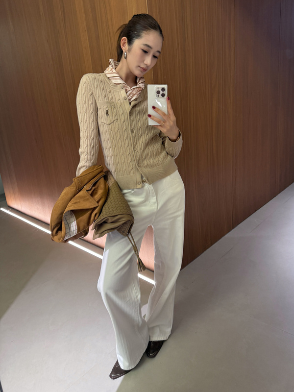Oni~New Autumn Twist-Pattern Patch Pocket Embroidered Round-Neck Cardigan 6836 Oni~New Autumn Twist-Pattern Patch Pocket Embroidered Round-Neck Cardigan 6836