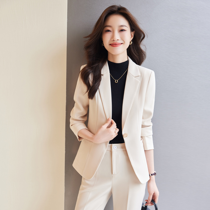 Professional Off-White Suit Set for Petite Women, 2026 Spring and Autumn New Style Workwear, Slim-Fit Short Suit Jacket