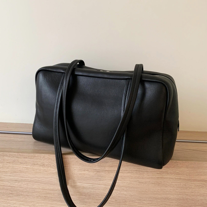 Large Astra Bowling Bag Genuine Leather Underarm Bag Jennie Same Style Sheepskin Shoulder Bag Modern Minimalist Style