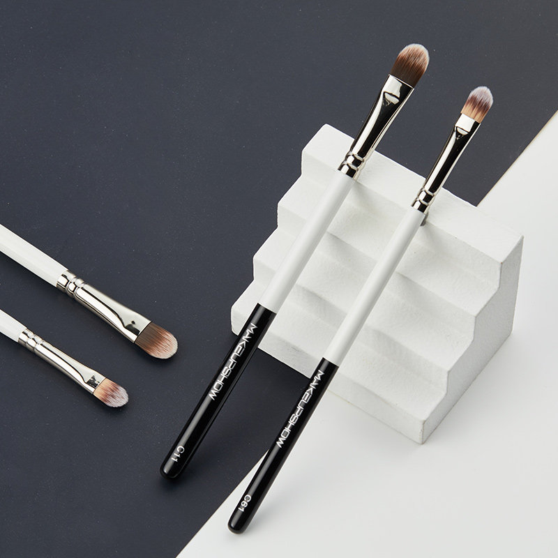 The Phantom Card Show 270 Flawless Brush Upper Makeup Flat Tears Cover Black eye Circle brushes Acne Print-flat head cover Brush C11