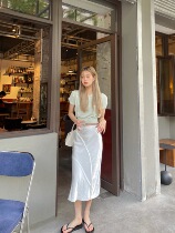 Broken code clearance does not return] niche design ins Wind destruction design white silk skirt Medium-length dress