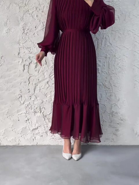 European and American New Style Elegant Round Necked Pleated Dress with Tie Waist