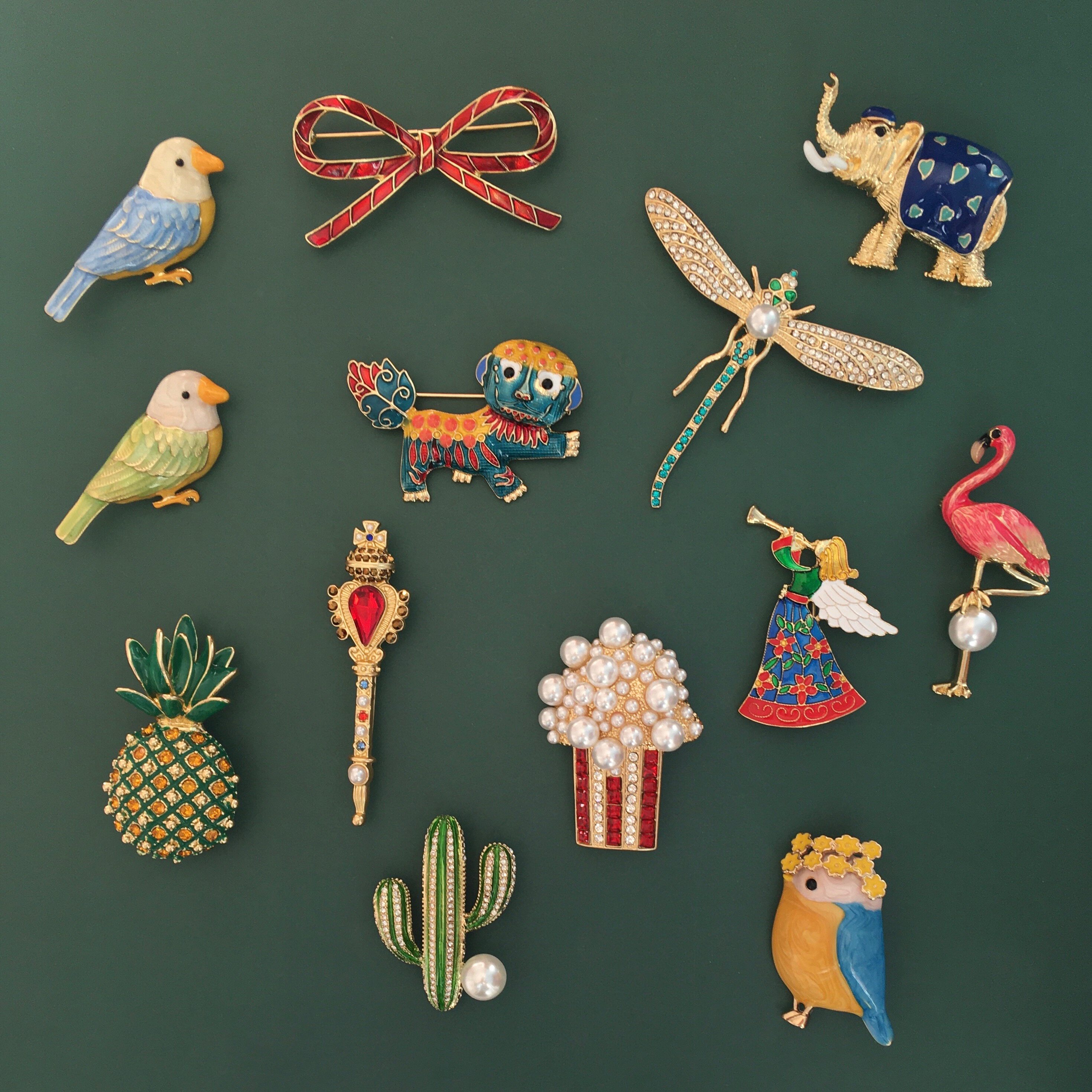 Vintage vintage brooch brooch brooch woman Western gorgeous pearl jewelry sweater coat accessories elegant pin