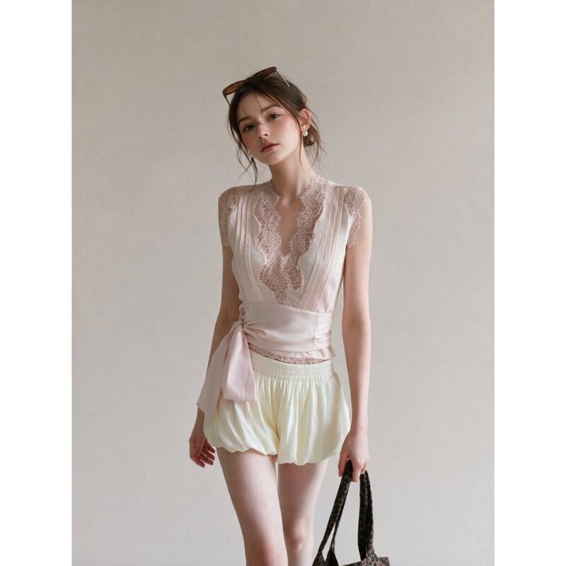 Liangmuyi New French-Style Eyelash Lace V-Neck Sleeveless Elegant Top for Women with Back Tie and Waist-Cinching Short Vest Liangmuyi New French-Style Eyelash Lace V-Neck Sleeveless Elegant Top for Women with Back Tie and Waist-Cinching Short Vest