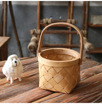 Pastoral wood chip flower basket Mini portable flower basket Flower arrangement decorative gift Hand-made basket storage storage basket