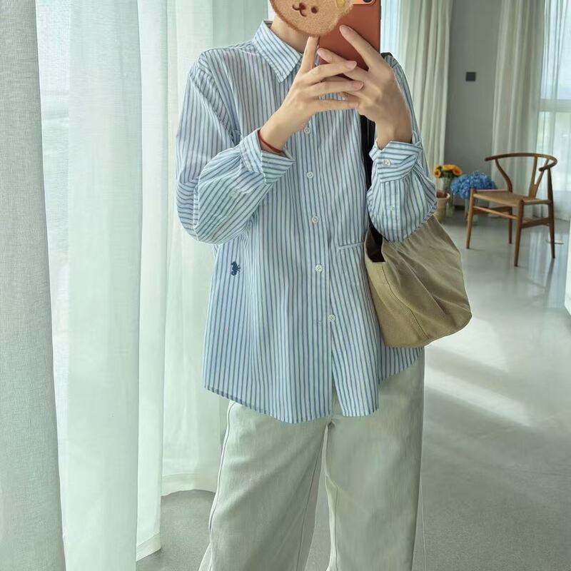 Little Seahorse Embroidery Lightweight and Comfortable Blue and White Striped Shirt Little Seahorse Embroidery Lightweight and Comfortable Blue and White Striped Shirt