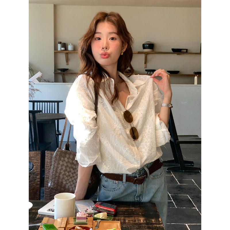 The Lemon Thirteen Rows Women's French Sweet and Exquisite White Jacquard Embroidered Long Sleeve Shirt Lace Top