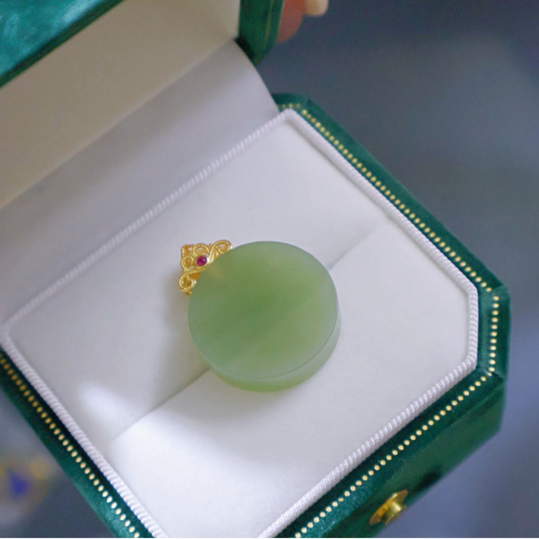 明時代　和田青玉　和田玉彫り　「天円地方」型玉佩一対　純和田玉 稀品(F-38) 25582493x.jpg