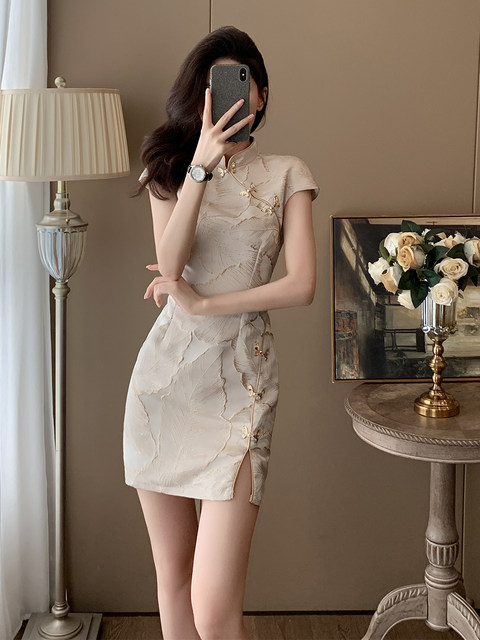 Summer Elegant Improved Cheongsam Dress for Women, Niche Design, Petite Waist-Cinching, New Chinese Style National Dress with a High-End Feel