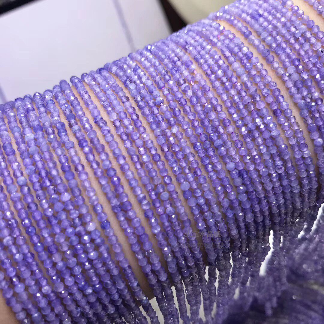 2026年选购2MM 3MM天然坦桑石切面散珠，如何挑选高品质海洋之星？