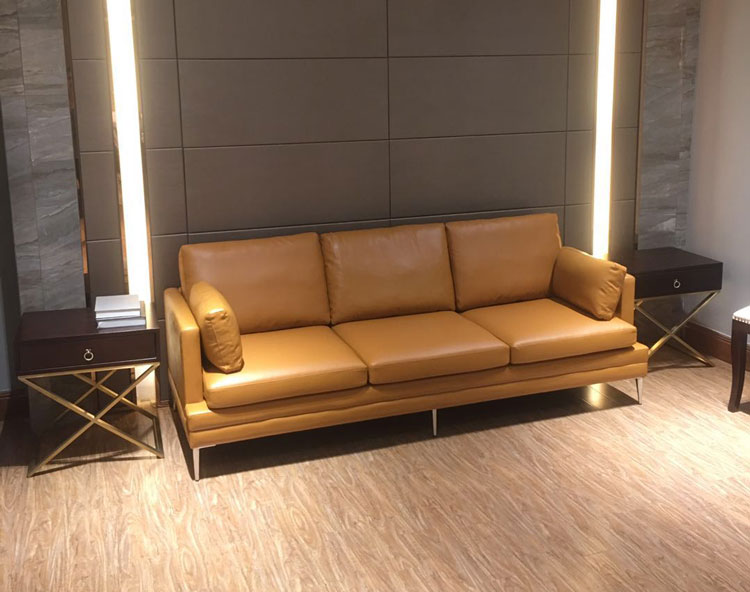 Sofa da Bắc Âu căn hộ nhỏ ba phòng khách kết hợp phong cách Ý ánh sáng sang trọng hiện đại tối giản lớp đầu tiên da công nghiệp gió - Ghế sô pha sofa tân cổ điển