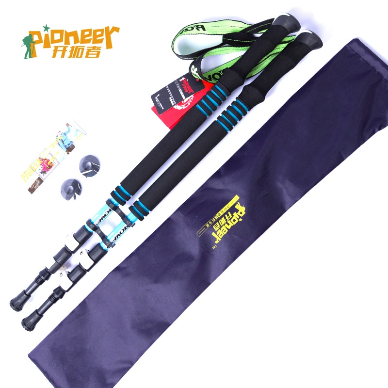 Trailblazer sợi carbon trekking cực ngoài trời carbon khóa ngoài ba phần kính thiên văn dũng cảm 6 loạt để gửi túi mía - Gậy / gậy