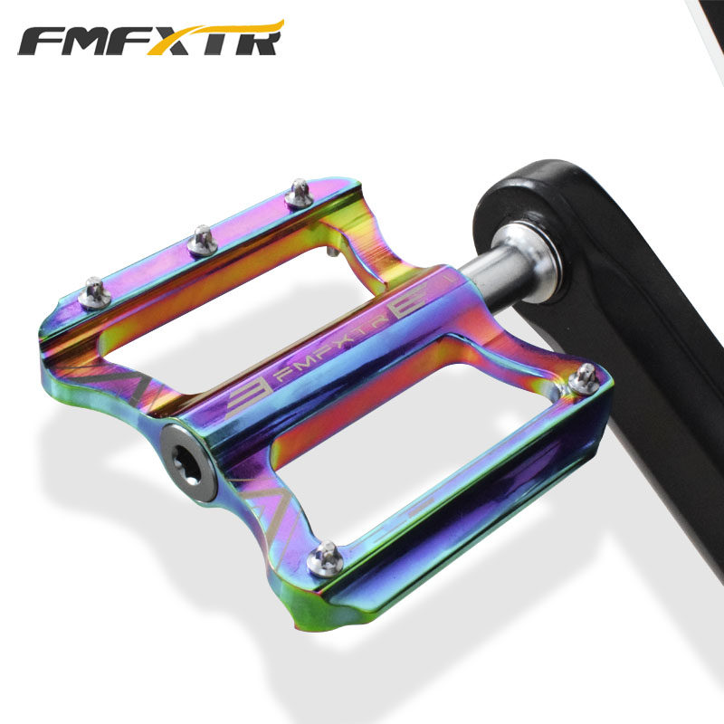 Mountain bike pedal ultra-light DU bearing pedal lightweight bicycle colorful aluminum alloy pedal pedal riding accessories