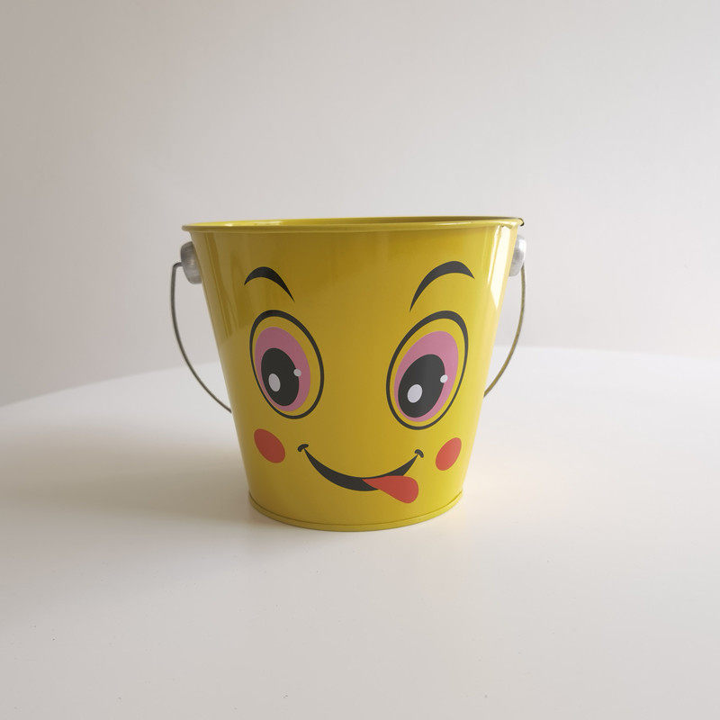 Watering watering can long mouth watering can plastic gardening tool watering can 1 8L household green plant potted watering can