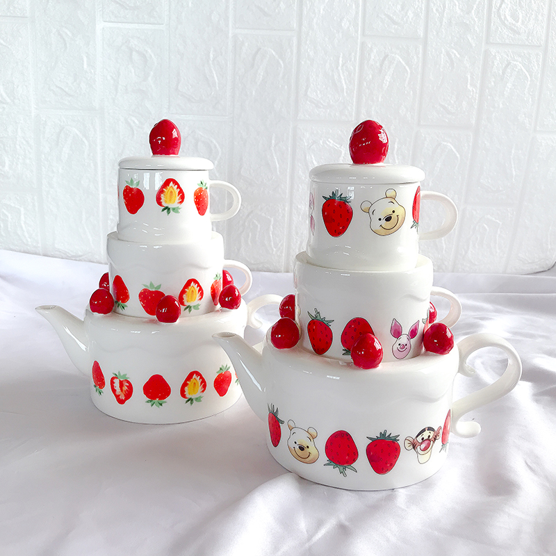DearDali Ceramic Hands For Cute Little Bear Vini Strawberry Cake Teapot Sets Cartoon Gift for Mark Cup