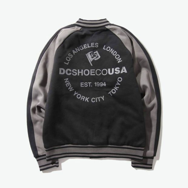DCSHOECOUSA mới DC nam Nhật Bản dày đồng phục bóng chày thể thao giản dị màu đen 5410J807 - Thể thao sau áo đá banh