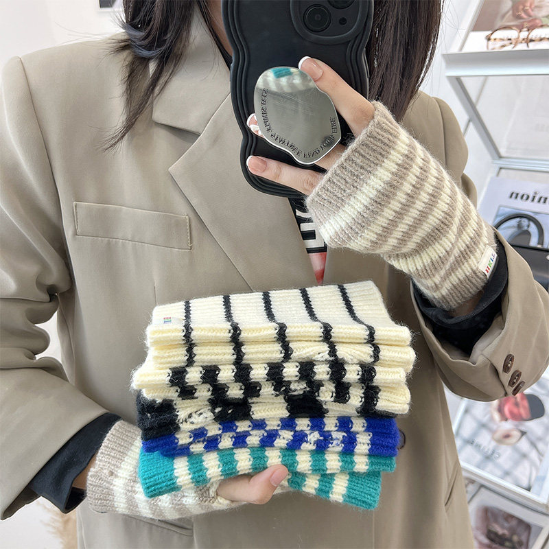 Women's half-finger gloves, winter warm and cute striped wool color-block touchscreen trendy cold-proof fleece-lined thickened student gloves for men