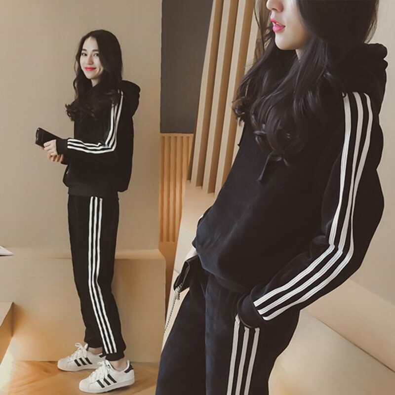 European Standing Gold Velvet Casual Sportswear Suit Woman Korean version loose with large size and velvety with hat sportswear Two sets of damp