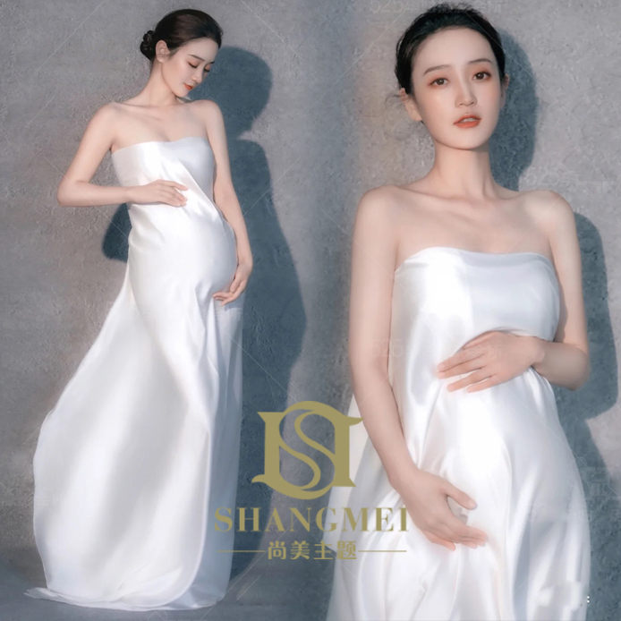 Beautiful Strapless Flowing Ethereal Maternity Photography Dress Studio Children's Photography Simple Maternity Photo Theme Wedding Dress