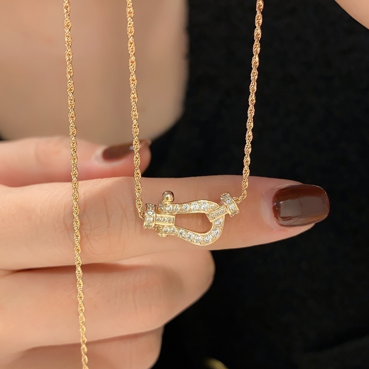 ホースシューバックルネックレス ミディアム 925 スターリングシルバー ライト ラグジュアリー ダイヤモンド ツイストチェーン 18K ゴールド 鎖骨チェーン Guan Xiaotong 同じスタイル