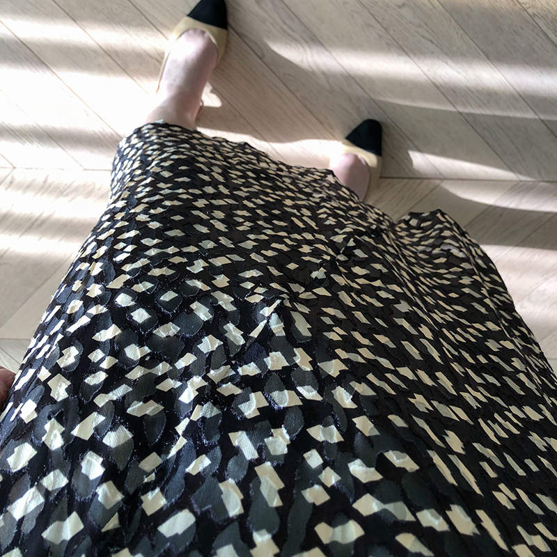 TH theorist intellectual temperament full black and white mosaic flocking three-dimensional cut sleeveless dress 0321D3