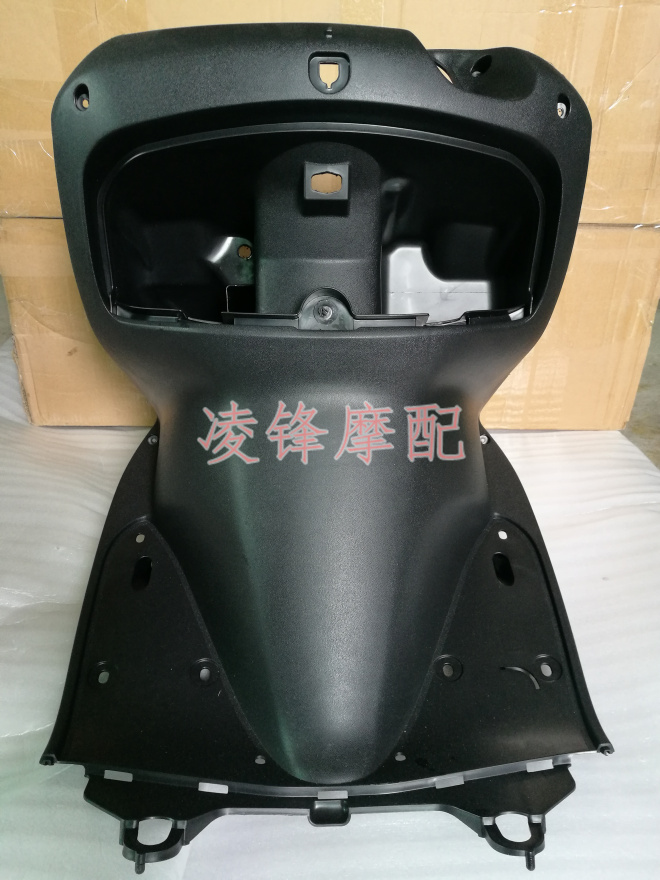 Application of the Five Shepherd Tian Jieying Flying Dream 125 WH125T-3A-3B Former Boxbox Original Box in front of the box